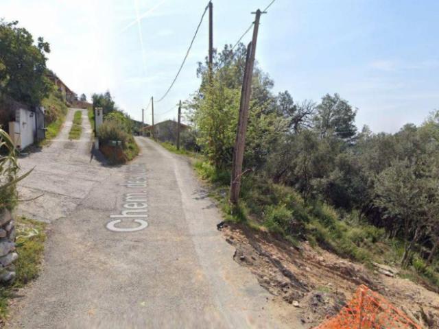 SAINT MARTIN DU VAR MAISON A ETAGE DE 88 M2 SUR UN TERRAIN DE 1024 M2