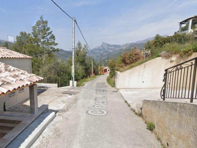 SAINT MARTIN DU VAR MAISON A ETAGE DE 88 M2 SUR UN TERRAIN DE 1024 M2
