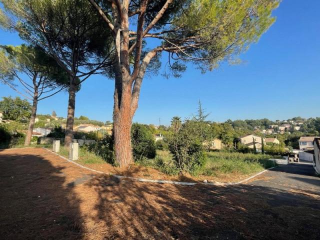 A Grasse belle bastide moderne de 102 m2 sur un terrain plat de 500 m2