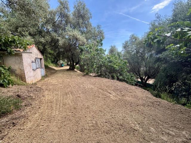 CONTES MAISON DE 100 M2 SUR UN TERRAIN DE 2385 M2