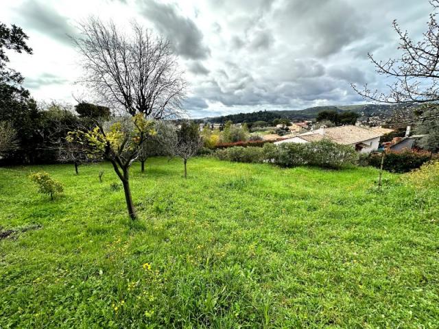 CAGNES SUR MER MAISON AVEC ETAGE DE 129 M2 SUR UN TERRAIN DE 946 M 2