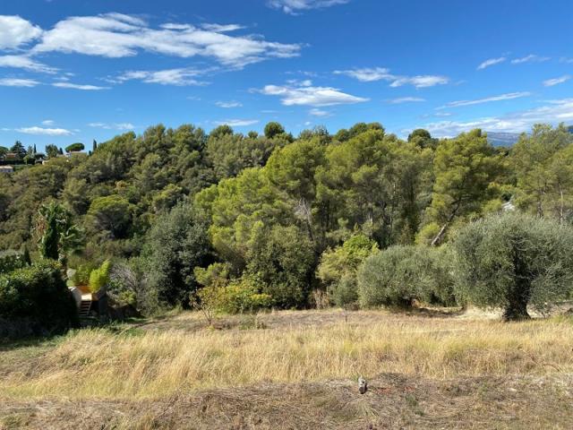 SAINT PAUL DE VENCE MAISON A ETAGE DE 125 M2 SUR UN TERRAIN DE 2632 M2