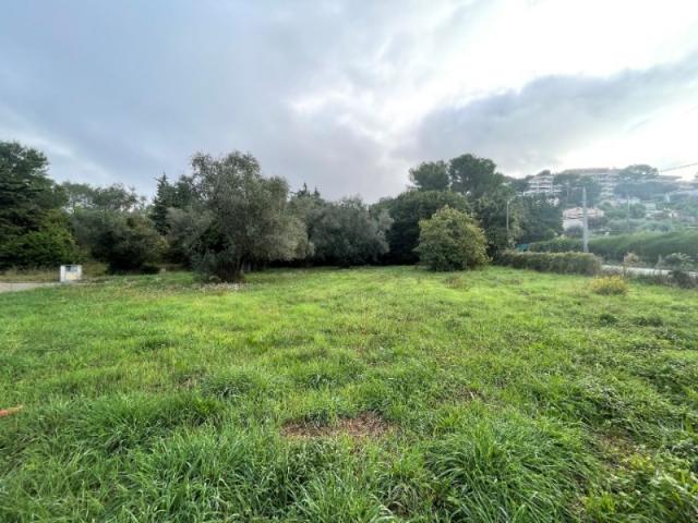 LE CANNET MAISON MODERNE OU PROVENCALE SUR UN TERRAIN DE 1210 M2  A 750 000 €
