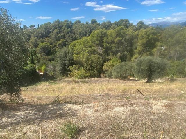 SAINT PAUL DE VENCE MAISON A ETAGE DE 125 M2 SUR UN TERRAIN DE 2632 M2