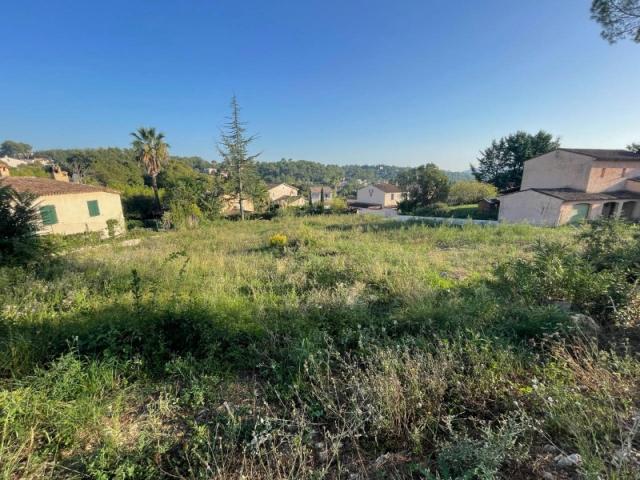A Grasse belle bastide moderne de 102 m2 sur un terrain plat de 500 m2